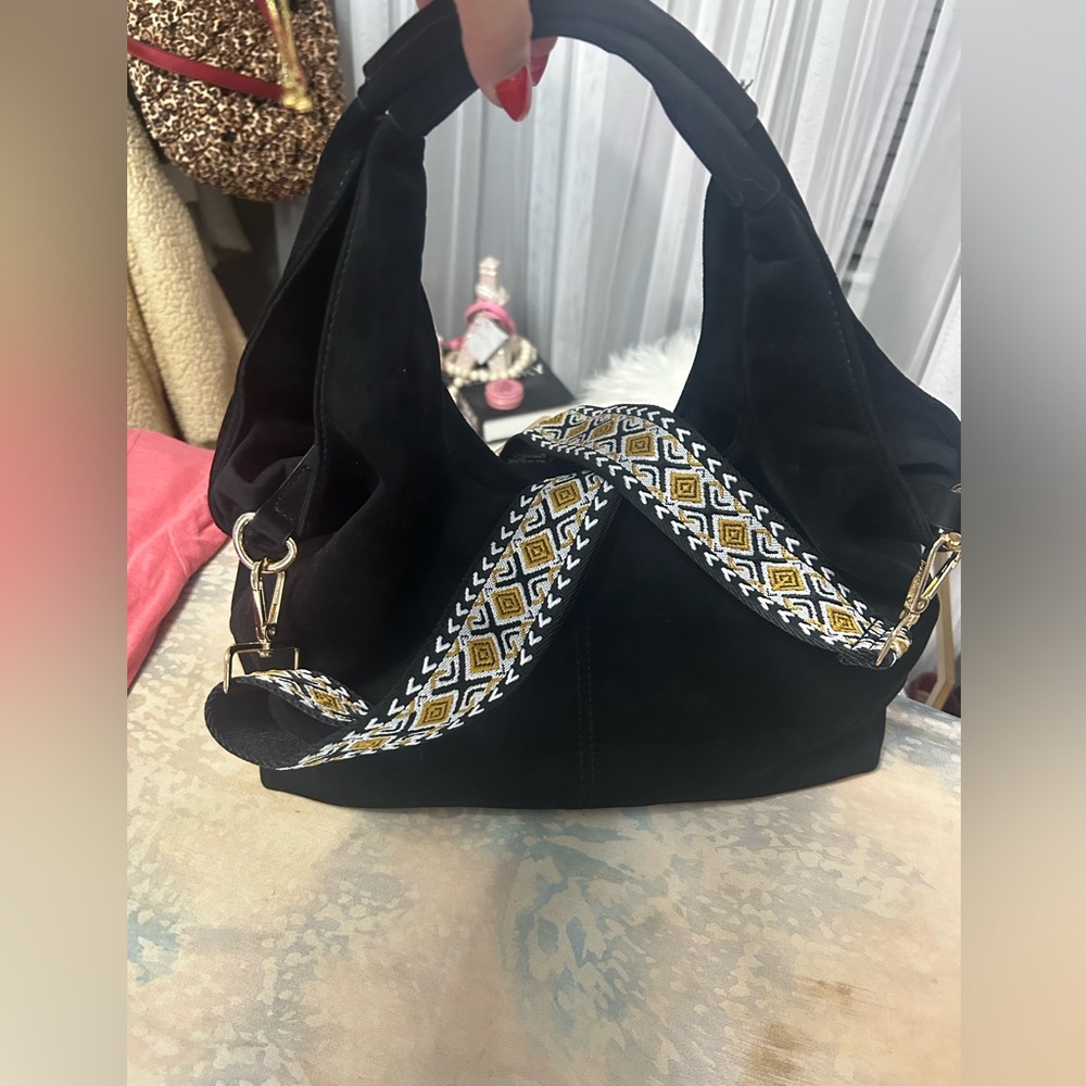 Elegant Black Shoulder Bag with Patterned Strap